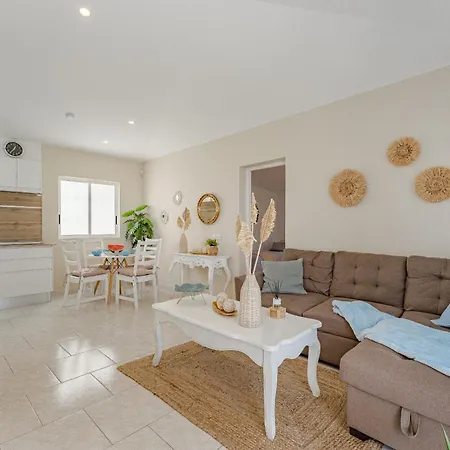 Private House With Ocean View Garden 7min To Bahia Feriehus *